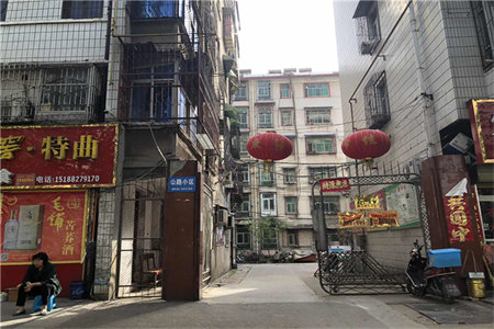 龙泉小区3室2厅1卫62万108m2简装出售